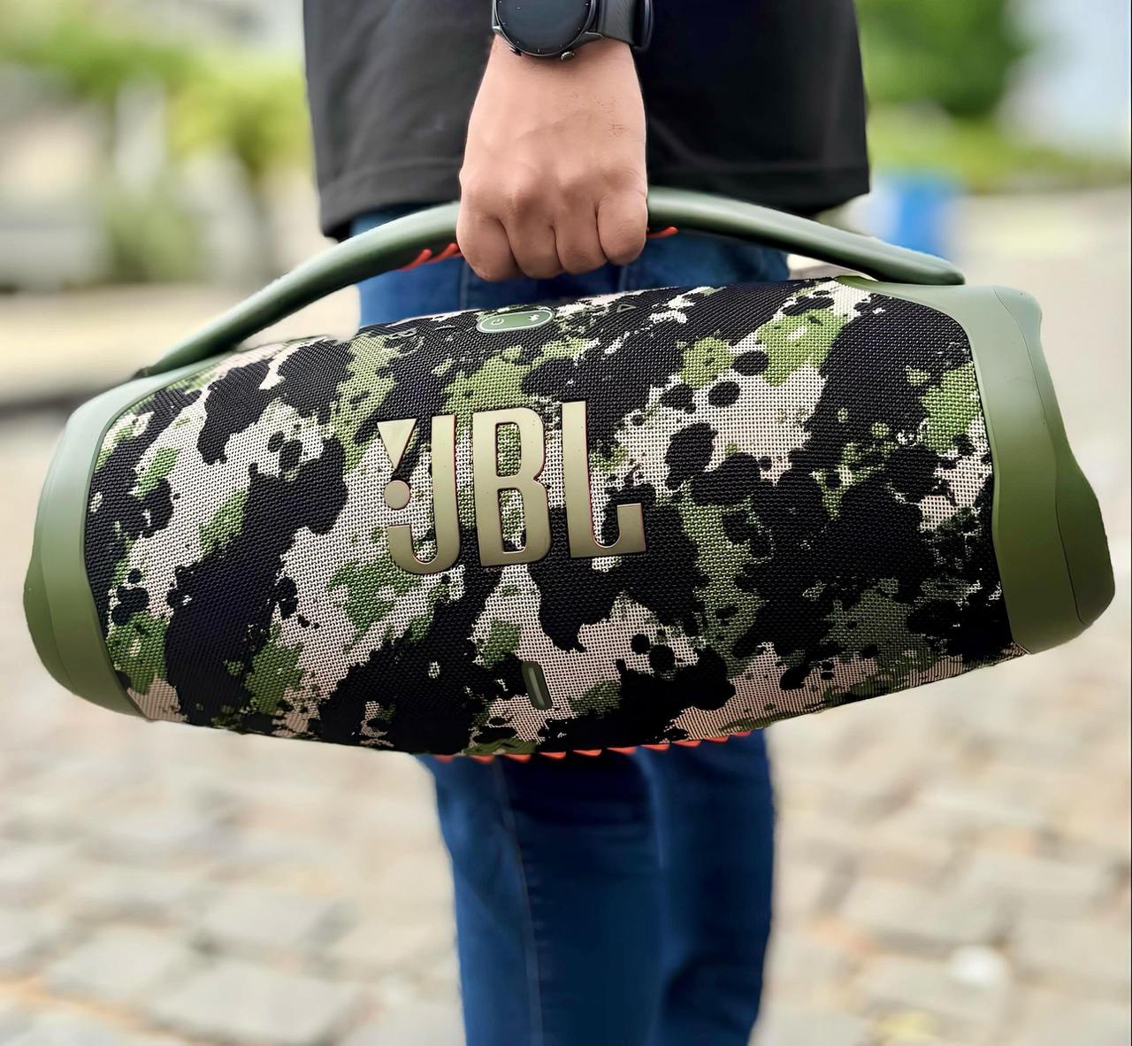 JBL, Caixa de Som, Boombox 3, Bluetooth, À Prova D'água e Poeira – Camuflada – JBLBOOMBOX3SQUADBR na Amazon