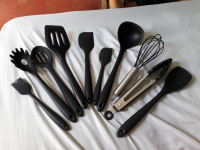 JG STORE Kit 10 Peças Jogo De Utensílios De Silicone Maciço Cozinha Inox Pegador Espátula Colher Concha Pincel (Preto) na Amazon