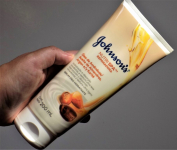 Johnson’s Sérum Nutri Spa Reparadora Óleo de Amêndoas, Argan e Karité,200ml na Amazon