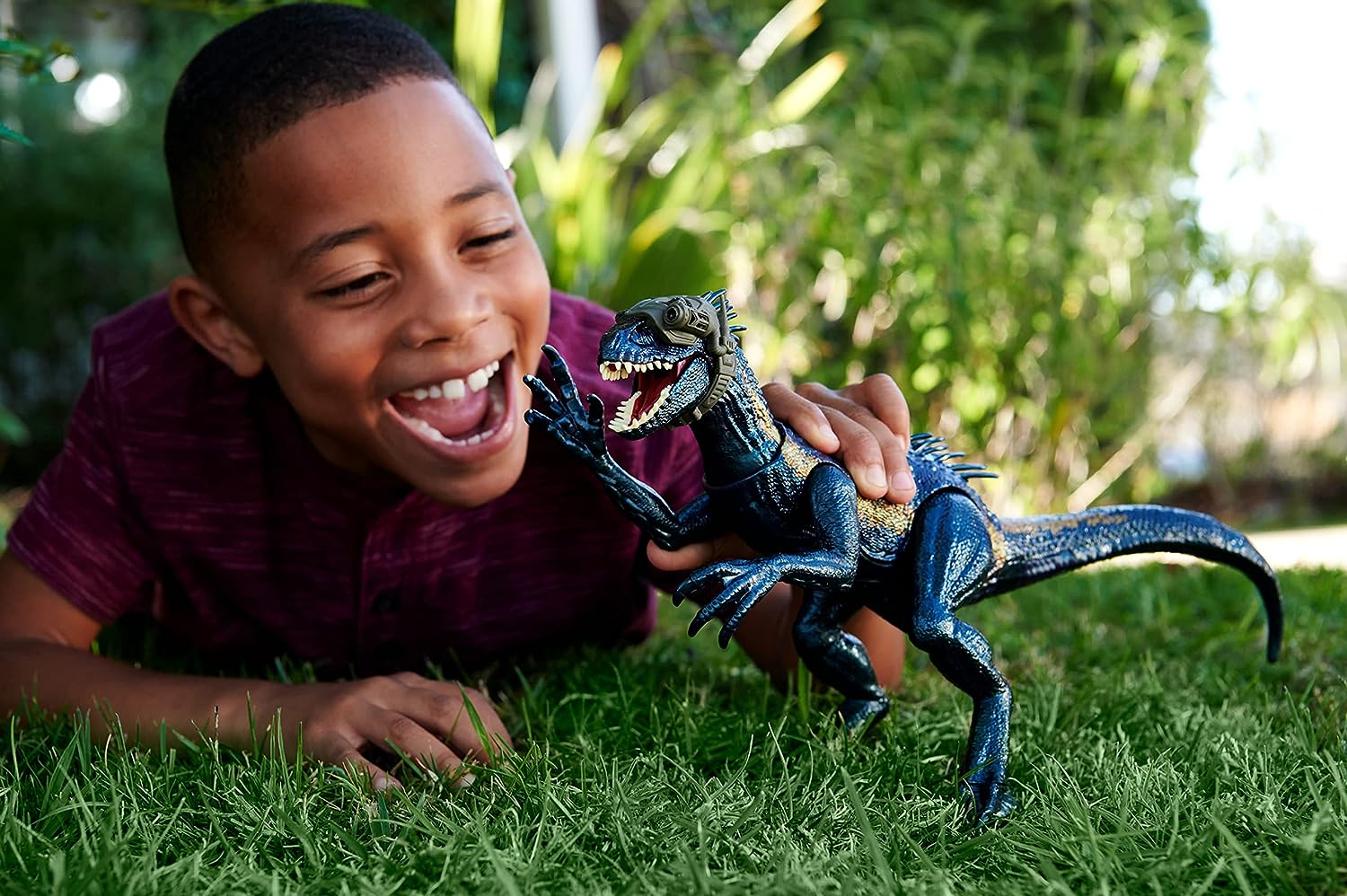 Jurassic World Dinossauro Indoraptor Track N Attack, Mattel na Amazon