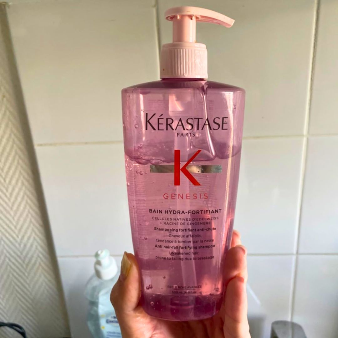 Kerastase Genesis Shampoo Hydra-Fortifiant recarregavel – Fortifica e reduz a quebra, oferece hidrataçao e suavidade imediatas, para cabelos enfraquecidos, 13,5 Fl Oz na Amazon