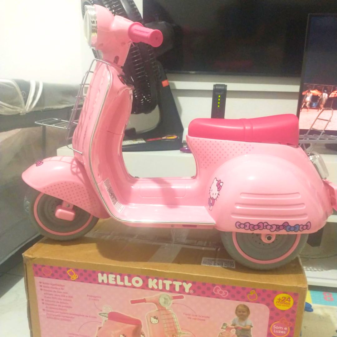 Lambreta Hello Kitty Elétrica 6V Bandeirante na Amazon