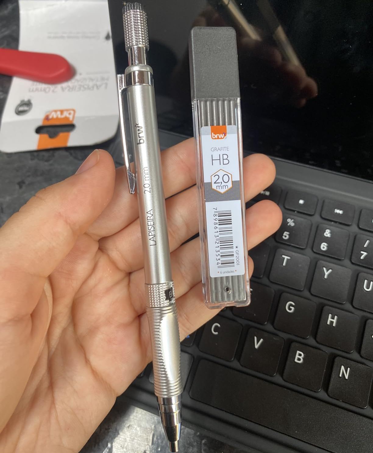 Lapiseira Metalizada Dourada + Grafite 2.0mm, BRW na Amazon