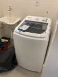 Lavadora de Roupas Electrolux Essential Care – 14Kg Cesto Inox 11 Programas de Lavagem Branca na Magazine Luiza