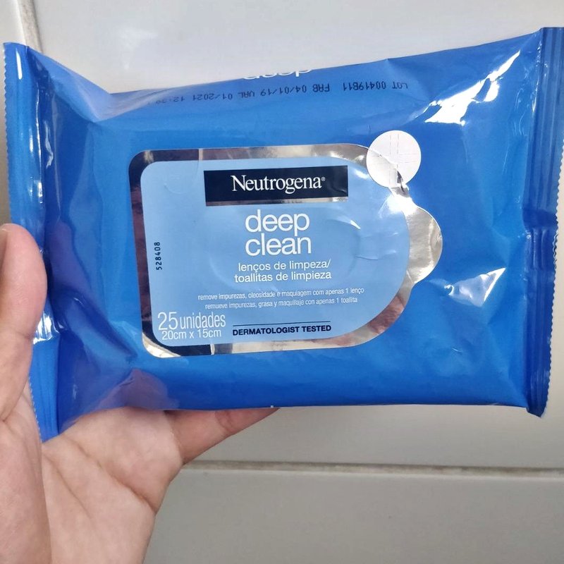 Lenços Demaquilantes Deep Clean, Neutrogena, 25 Unidades na Amazon