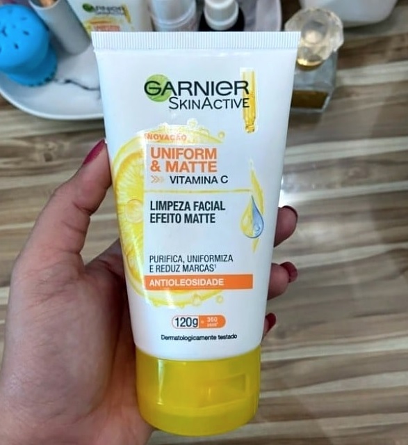 Limpeza Facial Garnier Uniform & Matte Vitamina C Antioleosidade, 120g na Amazon