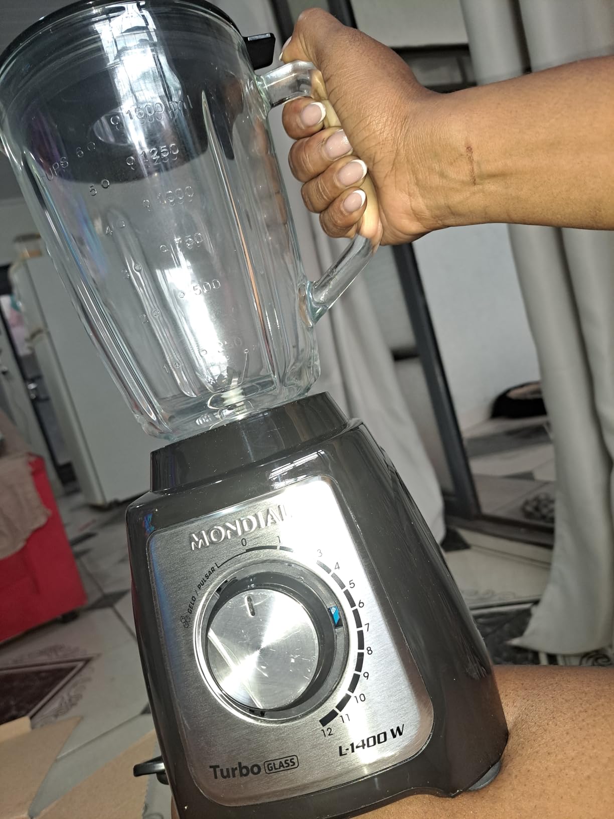 Liquidificador Turbo Glass Jarra de Vidro, Mondial, Preto/Inox, 1400W – L-1400 GI na Amazon