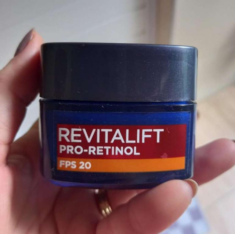 L’Oréal Paris Creme Facial Antirrugas Revitalift Pro Retinol Cuidado Diurno FPS20, 49g na Amazon