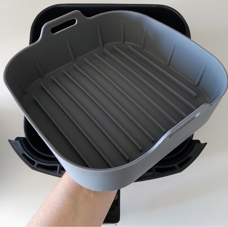 LYOR – Forma Quadrada de Silicone para Air Fryer Cinza 20Cm x 7Cm na Amazon