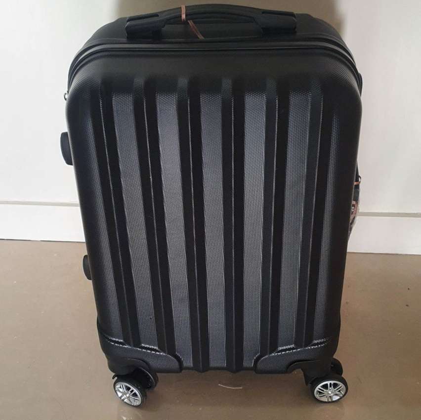 Mala De Bordo Abs 4 Rodas Adventure Fortt Preto – Mab01-pt na Carrefour