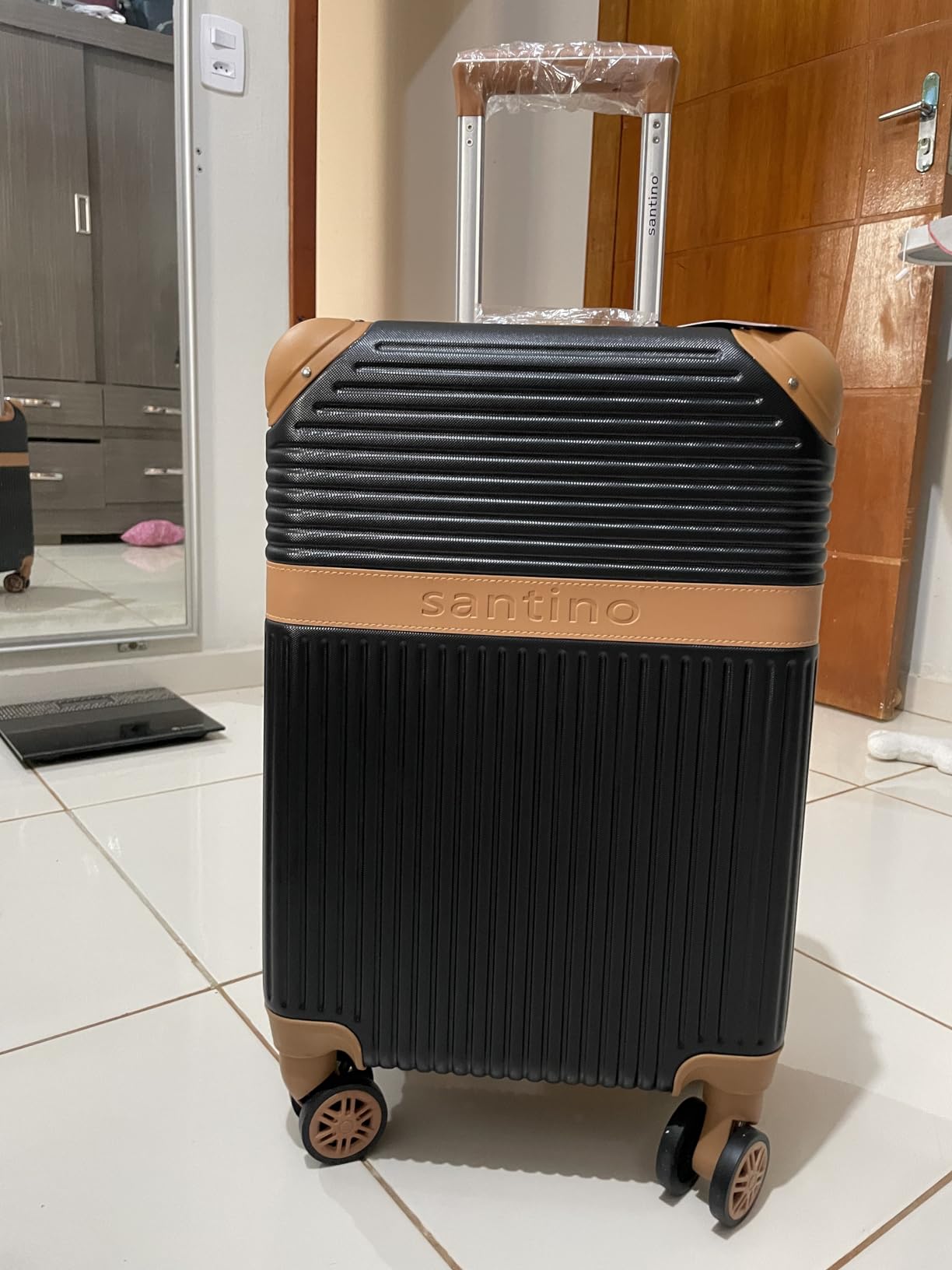 Mala de Viagem de Bordo Kabri 10kg Rígida ABS Padrão ANAC com 4 Rodas duplas 360º na Amazon