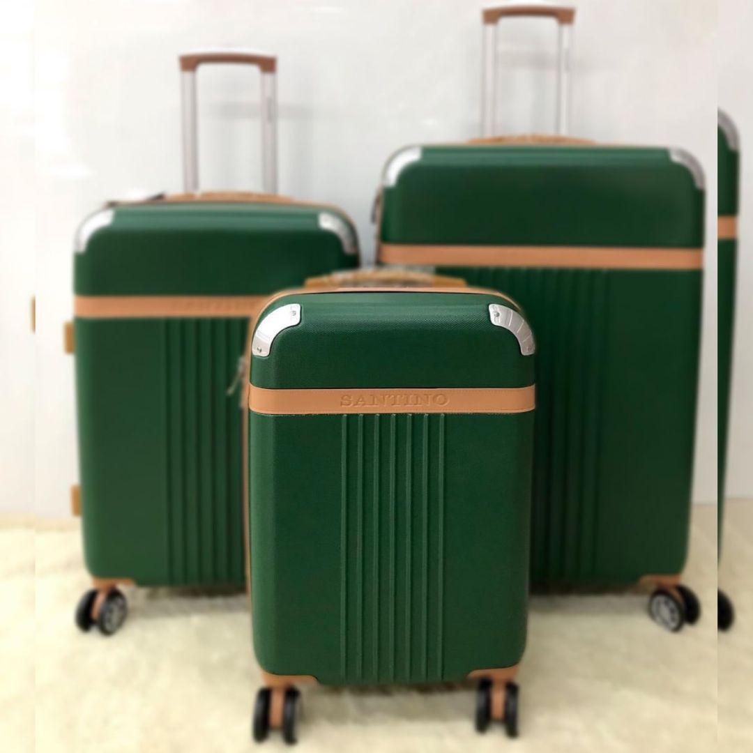 Mala de Viagem Médiaa de Despacho 23kg Rígida ABS 4 rodas duplas 360º e trava de segredo numérico TSA, divisória interna com zíper e elastico de fixação e expansor, Santino, Verde BandeiraABGV182M24 na Amazon