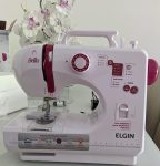 Máquina de Costura Bella Elgin Reta BL-1200 Portátil Branco e Rosa Bivolt na Amazon
