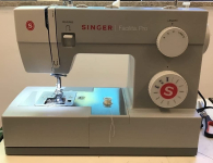 Máquina de Costura Singer, Facilita Pro 4411, Mecânica, 127V na Amazon