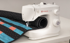 Máquina de Costura Singer, M2405, Mecânica, 127V na Amazon