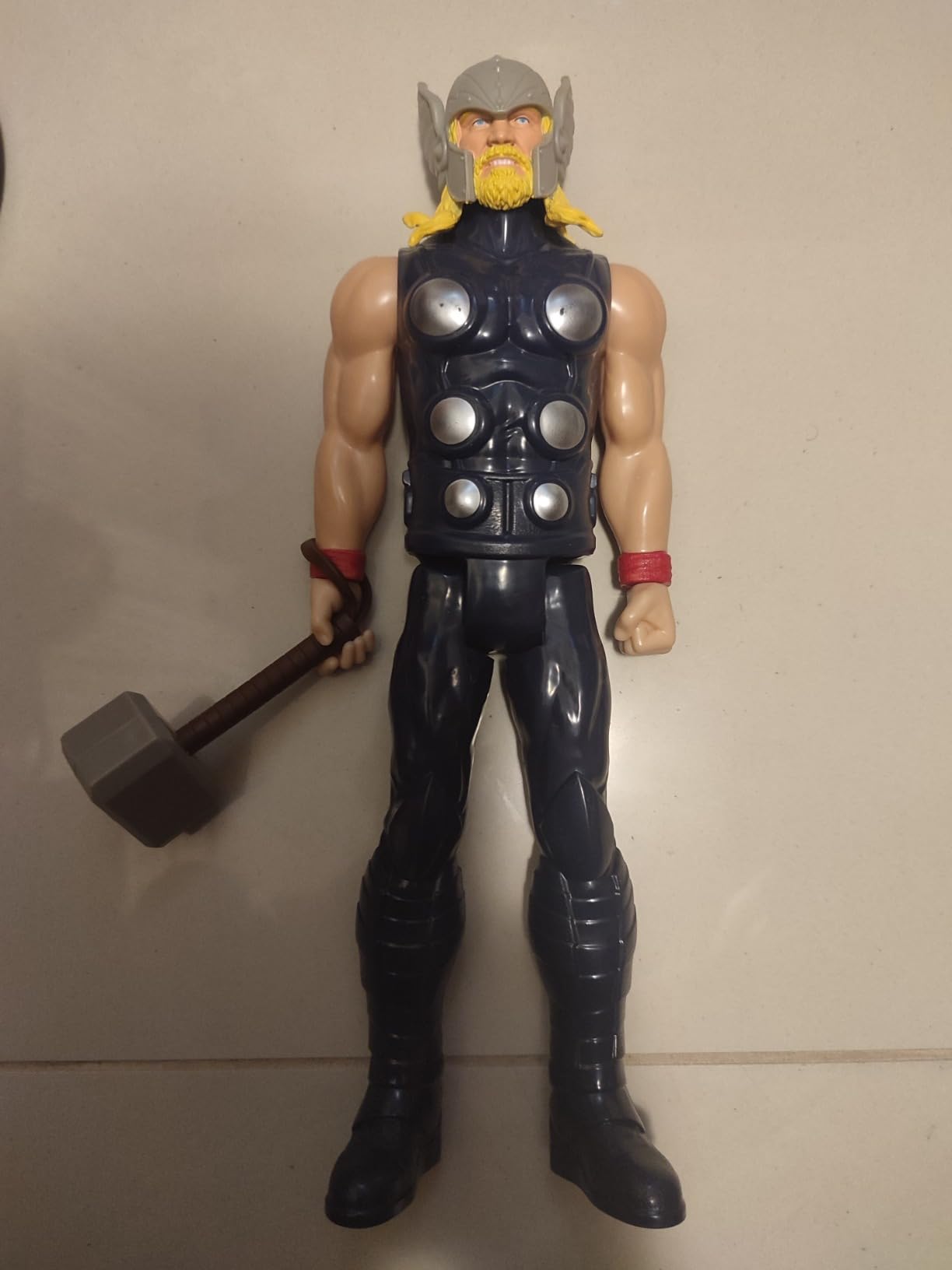 Marvel, Action Figure, Thor, Titan Hero Series – Figura Articulada com 30 cm – A partir de 4 Anos na Amazon