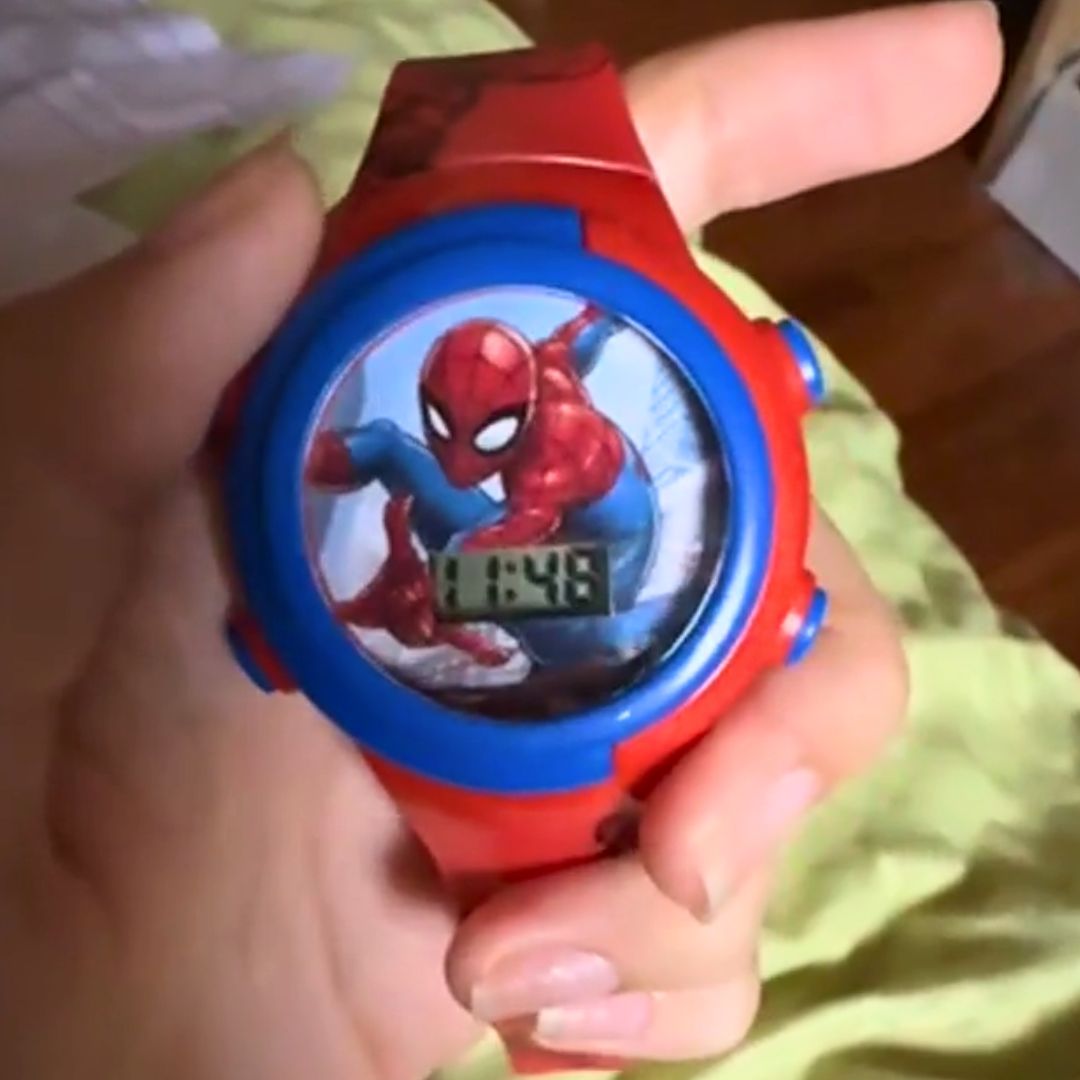 Marvel Relógio de quartzo para meninos com pulseira de plástico, vermelho, 16,5 (modelo: SPD4480) na Amazon