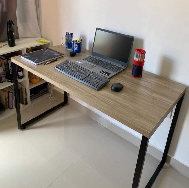 Mesa para Escritório Office Estilo Industrial 1,20m, Compace, Kuadra, Carvalho Dark/Est.Preta na Amazon