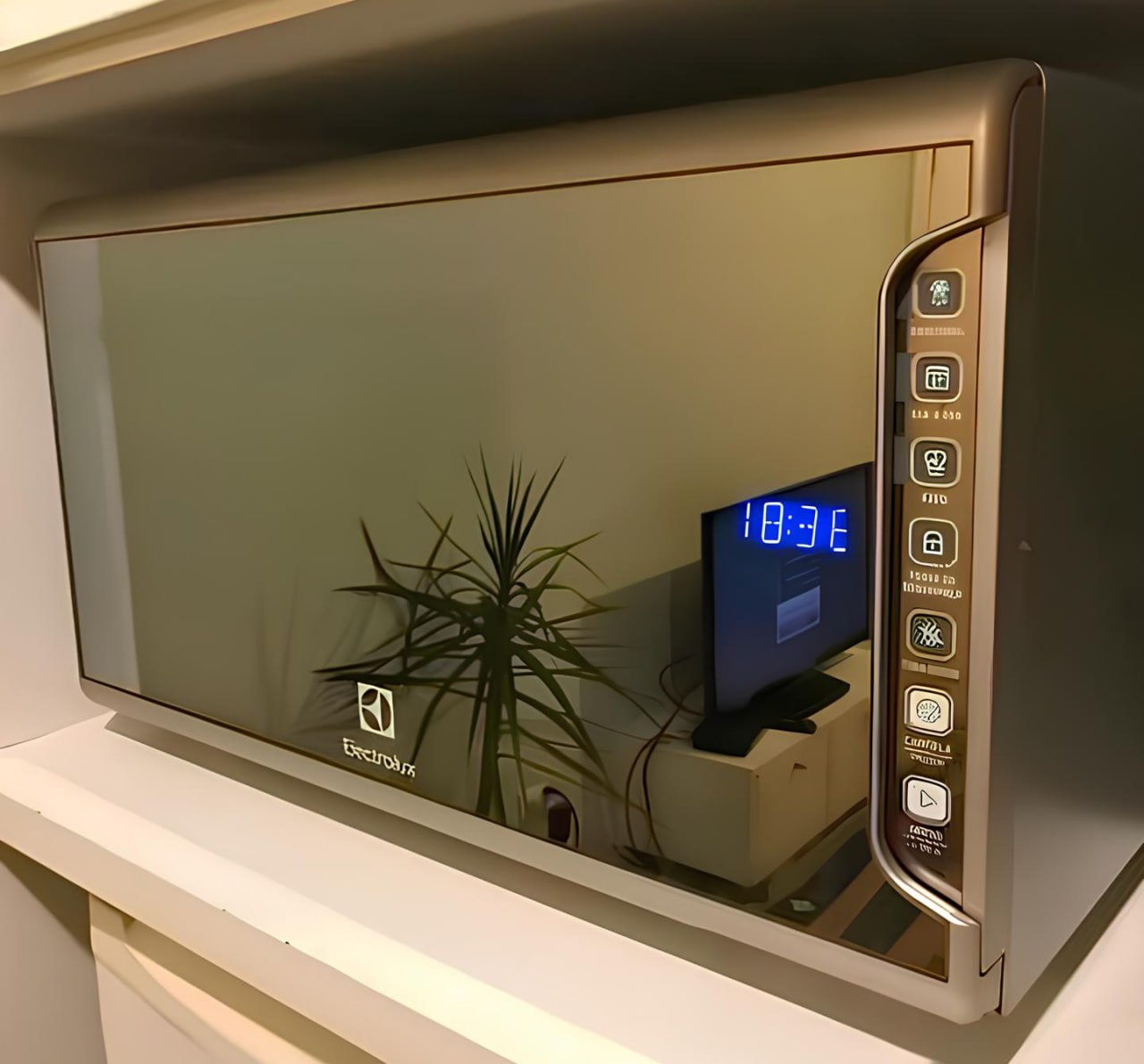 Micro-ondas Electrolux 31L cor Inox Espelhado com Painel Integrado e Função Tira Odor (MI41S) na Amazon