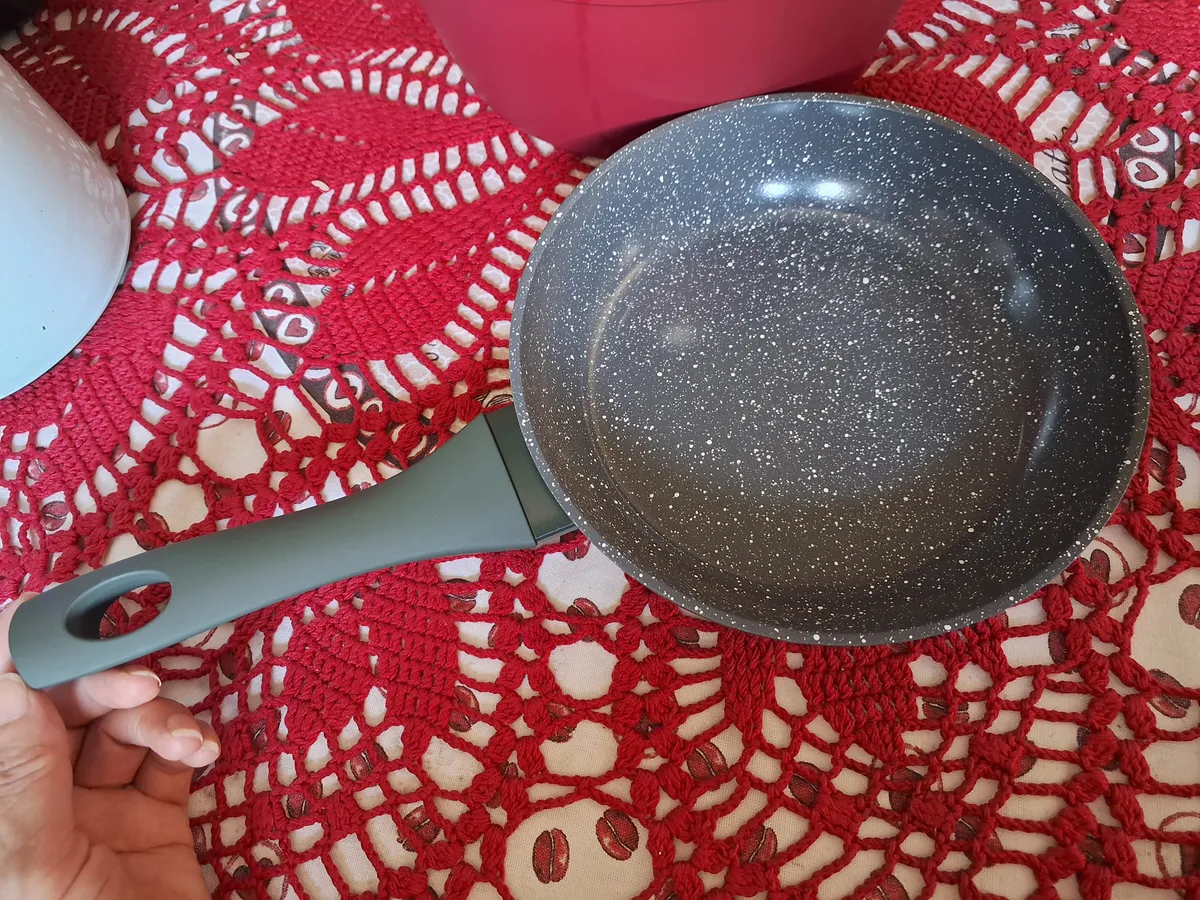 Mimo Style Frigideira Linha Jade Cook Verde 20cm/1,05L – Estrutura em Alumínio Revestida em Cerâmica, Fundo de Indução. Cabo Soft-Touch na Amazon