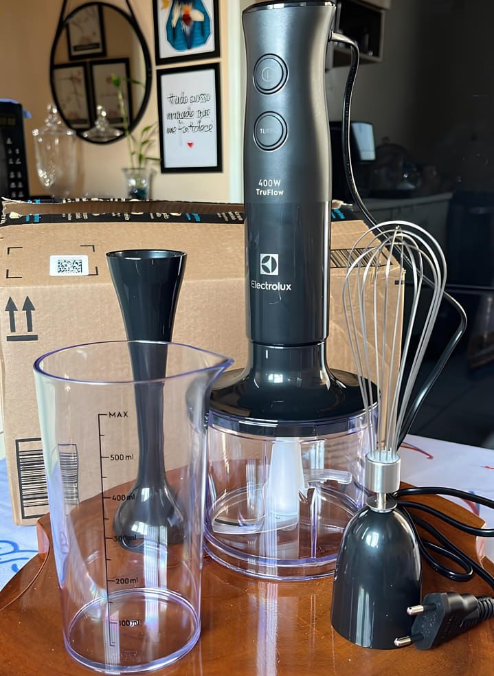Mixer Misturador Multiuso Electrolux 3 em 1 400W 2 velocidades 3 acessórios mini processador capacidade resistente temperatura 600ml livre BPA EIB10 preto na Amazon