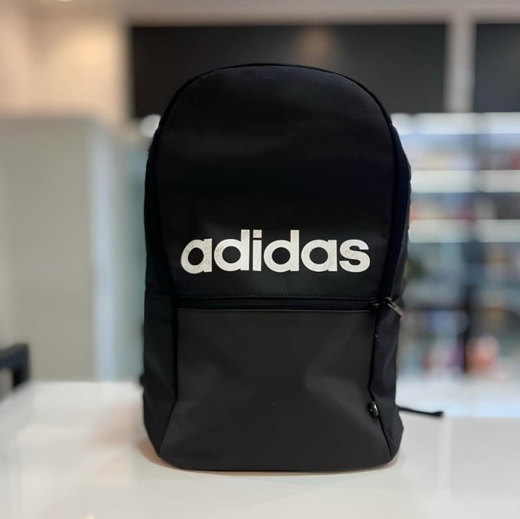 Mochila adidas Clássica Logo Linear na Centauro