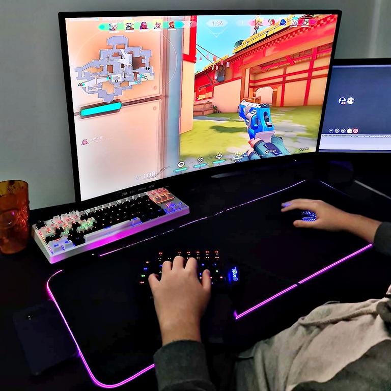 Monitor Gamer AOC LEGEND 27 240Hz 0,5ms, Preta/Vermelho, MEDIO, C27G2ZE na Amazon