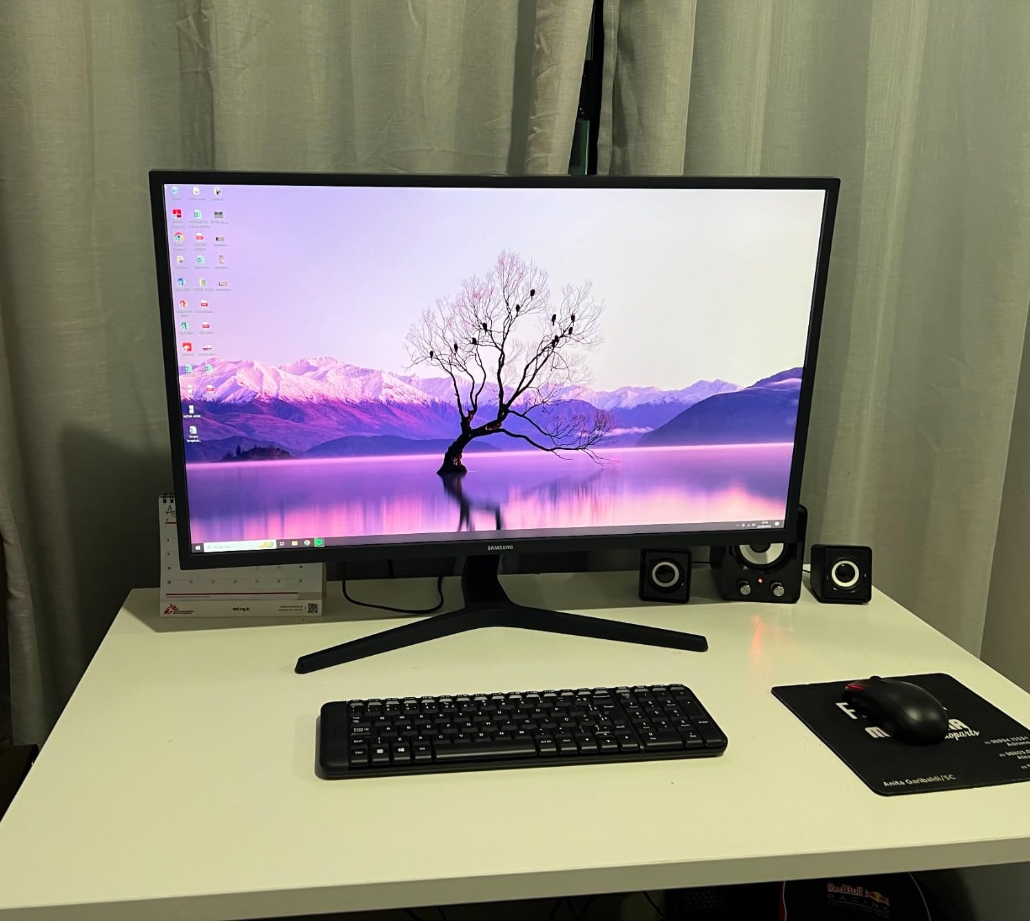 Monitor UHD Samsung 32″, 4K, HDMI, Display Port, Freesync, Preto, Série UJ59 na Amazon