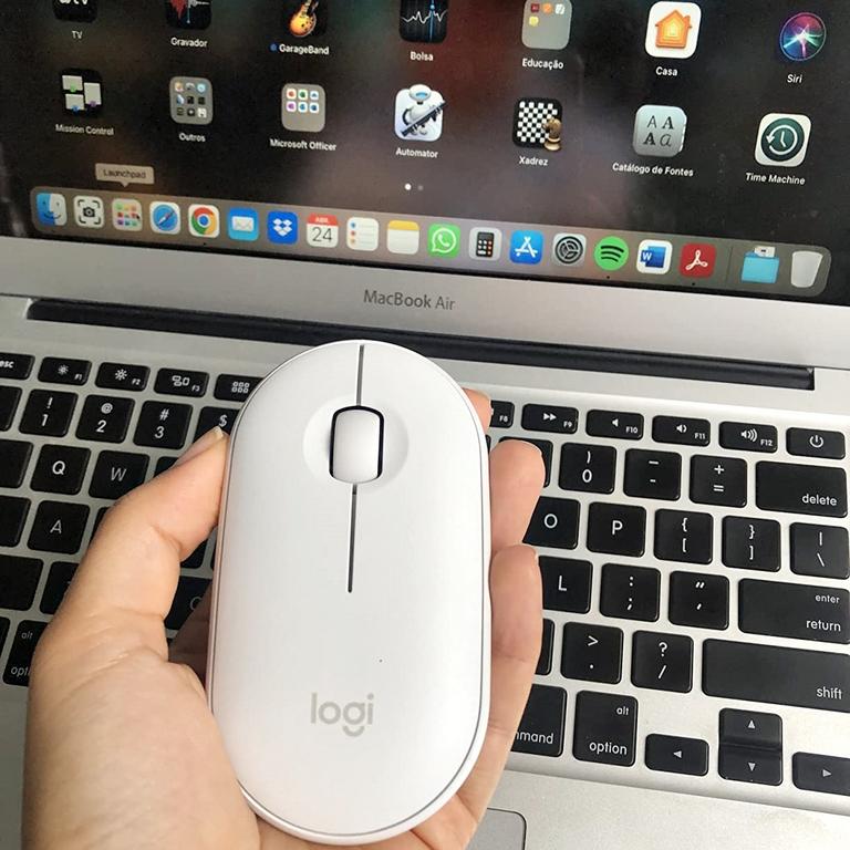 Mouse sem fio Logitech Pebble M350 com Conexão USB ou Bluetooth, Clique Silencioso, Design Slim Ambidestro e Pilha Inclusa na Amazon