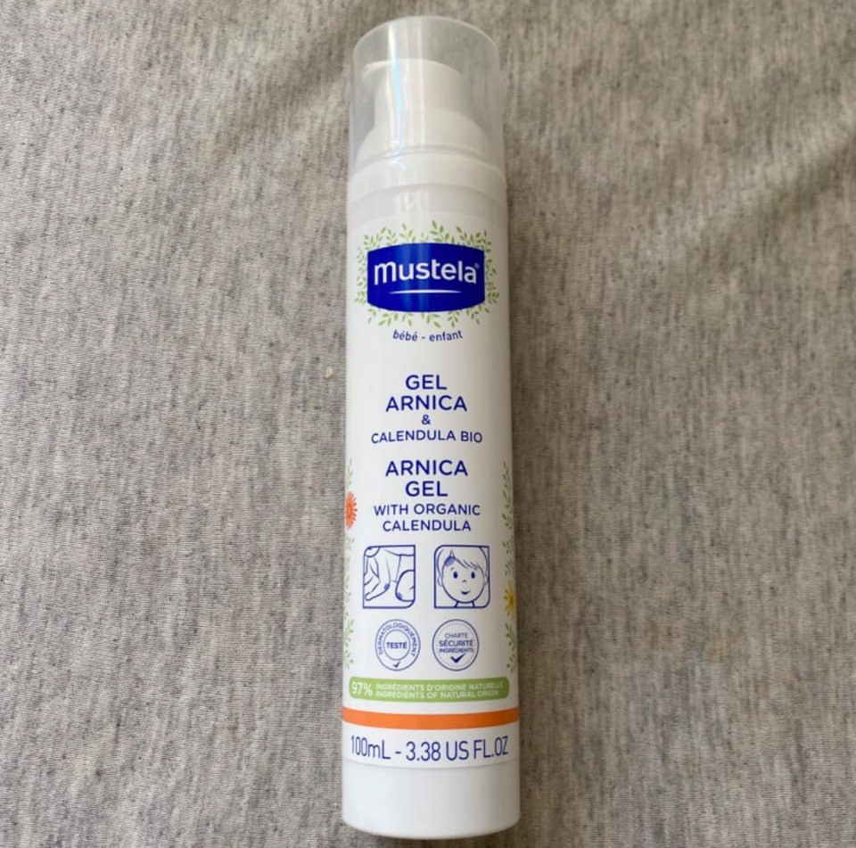Mustela Gel Arnica E Calêndula Bio 100Ml – Refresca Hidrata E Alivia Inchaços E Hematomas Das Quedas E Batidas – Para Os Pequenos Dodóis Das Crianças Com 97% De Ingredientes De Origem na Amazon