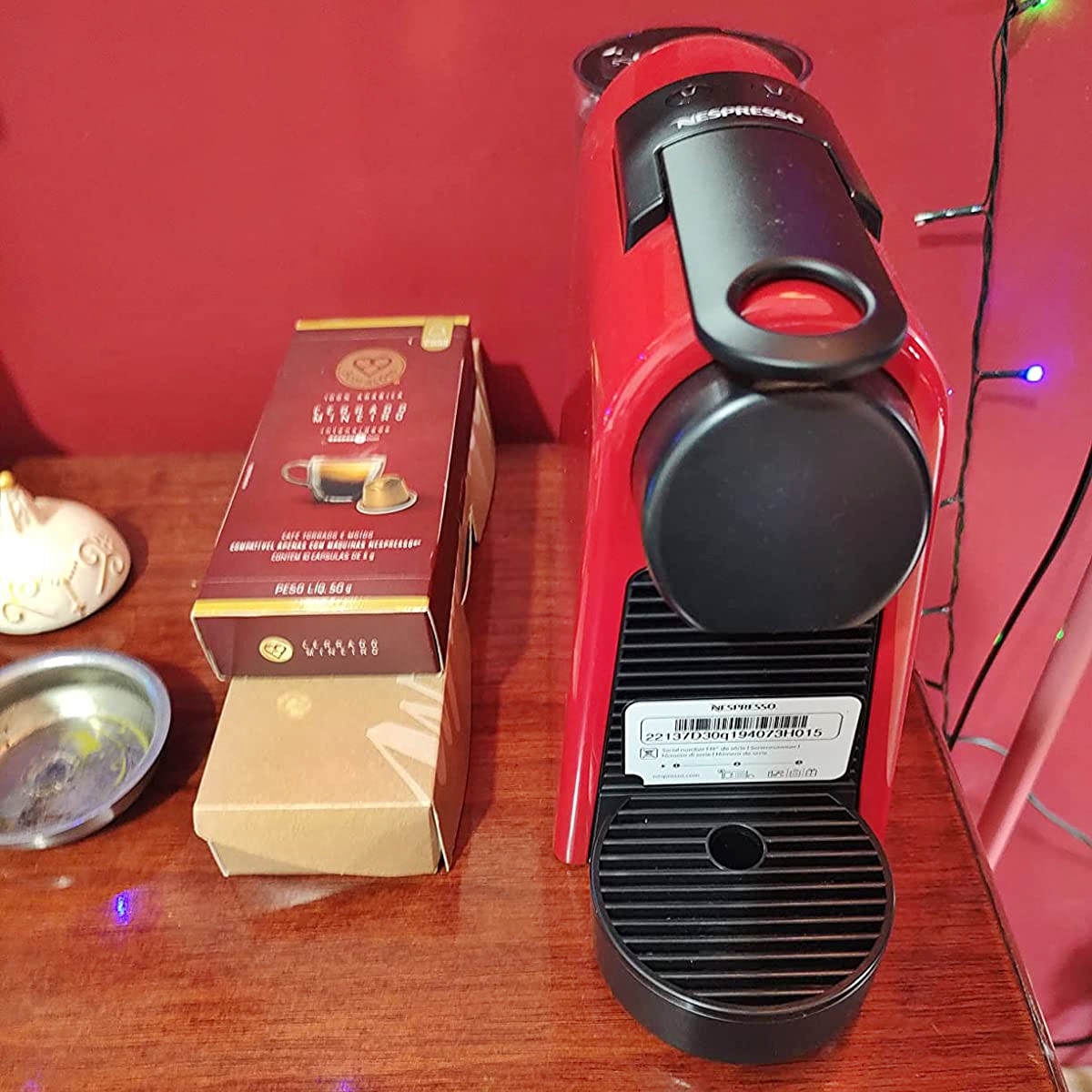 Nespresso Essenza Mini Cafeteira 110V, máquina de café Espresso compacta para casa, máquina de cápsula / cápsula elétrica automática (vermelha) na Amazon