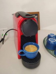 Nespresso Essenza Mini Vermelha, Cafeteira, 220V na Amazon