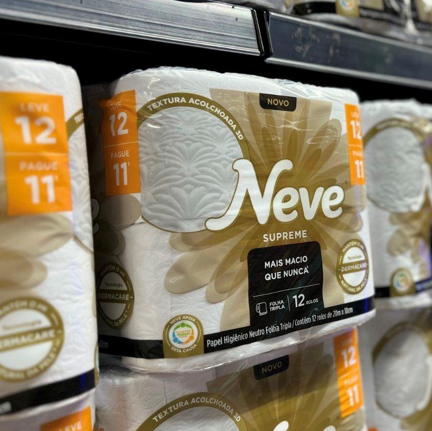 Neve Papel Higiênico Supreme Folha Tripla, 20m, Leve 12 Pague 11 Rolos na Amazon