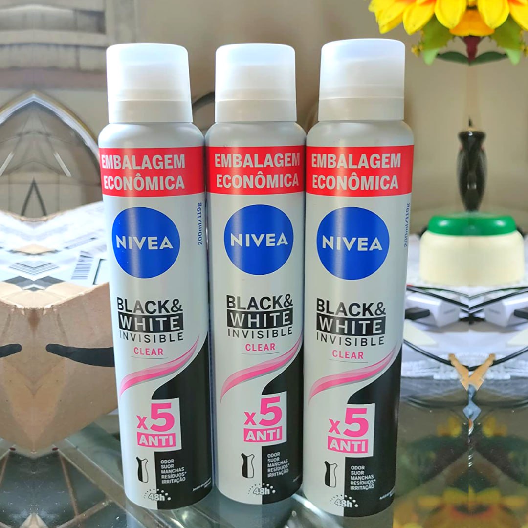 NIVEA Desodorante Antitranspirante Aerossol Invisible Black & White Clear 200ml – Proteção eficaz de 48 horas contra suor e mau odor, elimina 99,9% das bactérias e evita manchas em roupas na Amazon