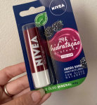 NIVEA Hidratante Labial Amora Shine 4,8 g – Cuidado intensivo para seus lábios, hidratação prolongada, delicioso aroma de amora, pigmentos brilhantes e cor delicada na Amazon