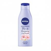 NIVEA Loção Hidratante Óleos Essenciais Flor De Cerejeira & Óleo De Jojoba 200ml na Amazon