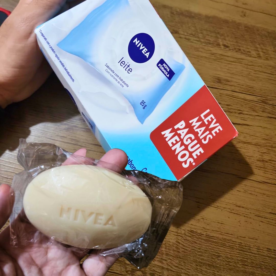 NIVEA Sabonete em Barra Hidratante Leite Promo 6 un. 85g – Com fragrância suave e espuma cremosa, esse sabonete limpa e mantém a pele hidratada após o banho na Amazon