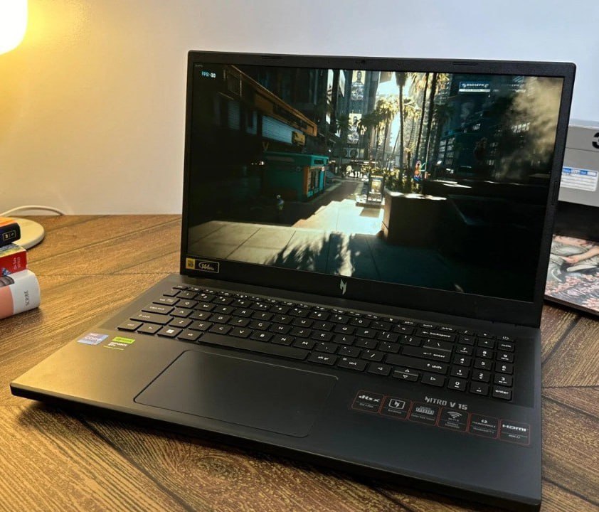 Notebook Acer Nitro V15 ANV15-51-73E9 Intel Core i7-13620H, 16GB RAM, 512GB SSD, NVIDIA RTX 3050, 15.6″ LED Full HD 144Hz, Linux Gutta na Amazon