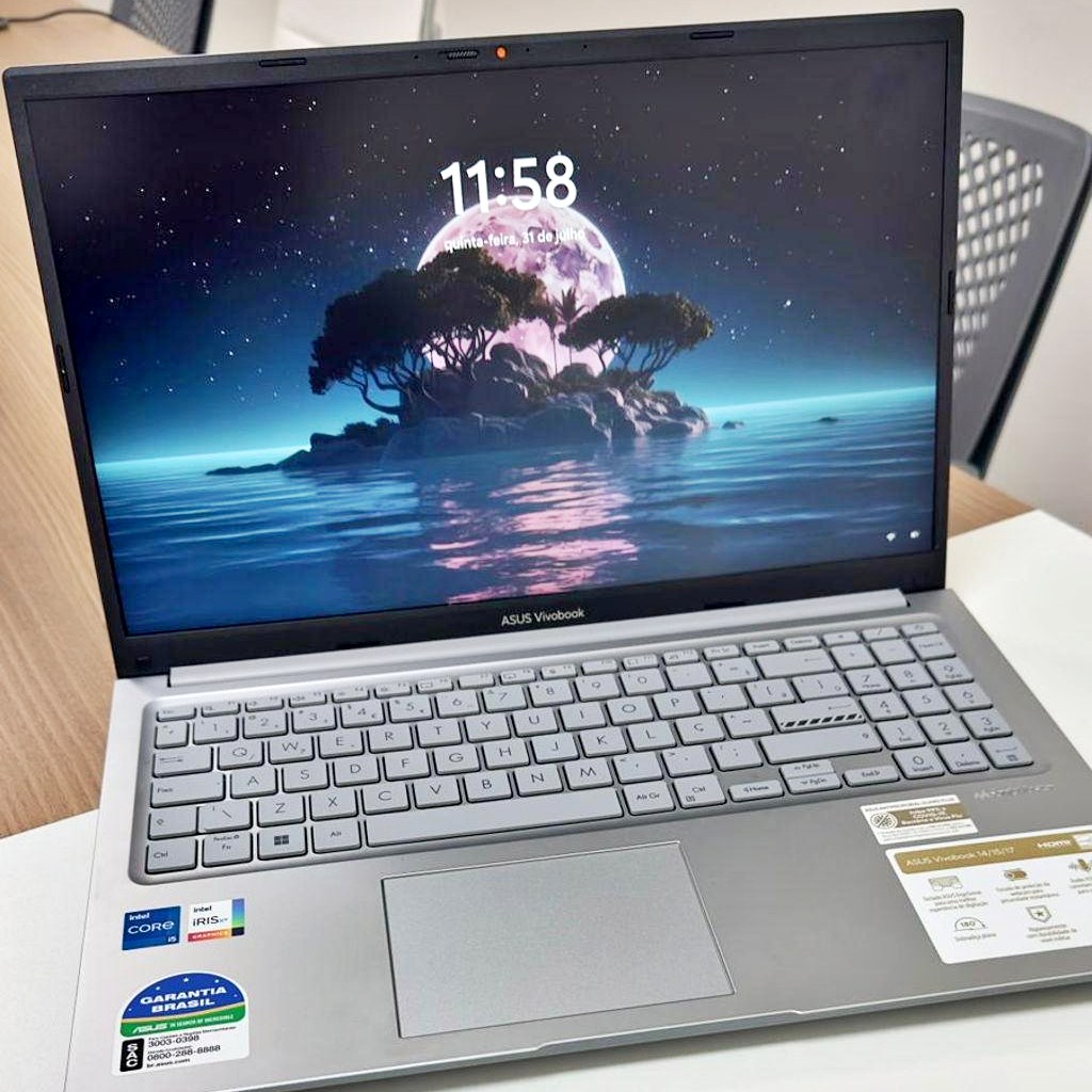 Notebook ASUS Vivobook 15 X1504VA Intel Core i5 1334U 8Gb Ram 256GB SSD Linux KeepOS Intel Iris Xe Tela 15,6″ LED FHD Silver – NJ1739 na Amazon