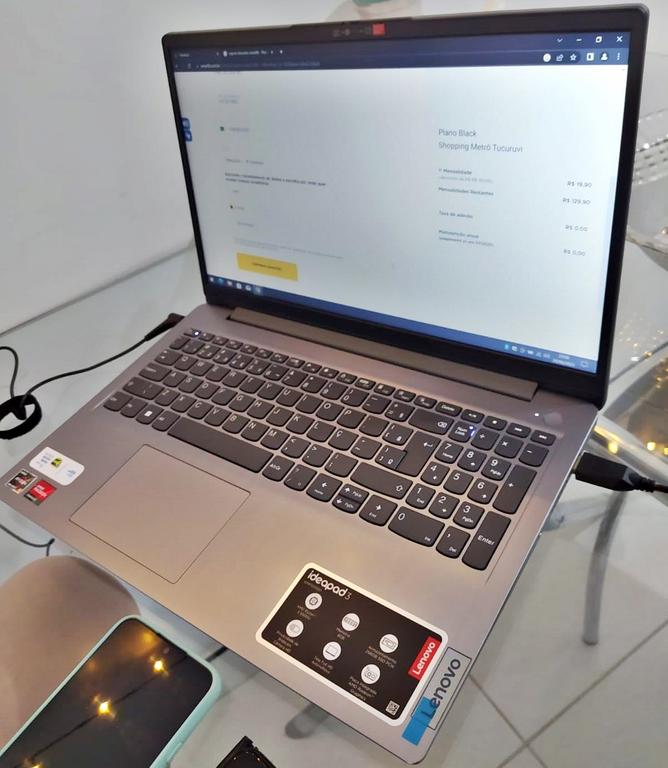 Notebook Lenovo Ultrafino IdeaPad 3 R5-5500U 8GB 256GB SSD Linux 15.6″ 82MFS00300 Cinza na Amazon