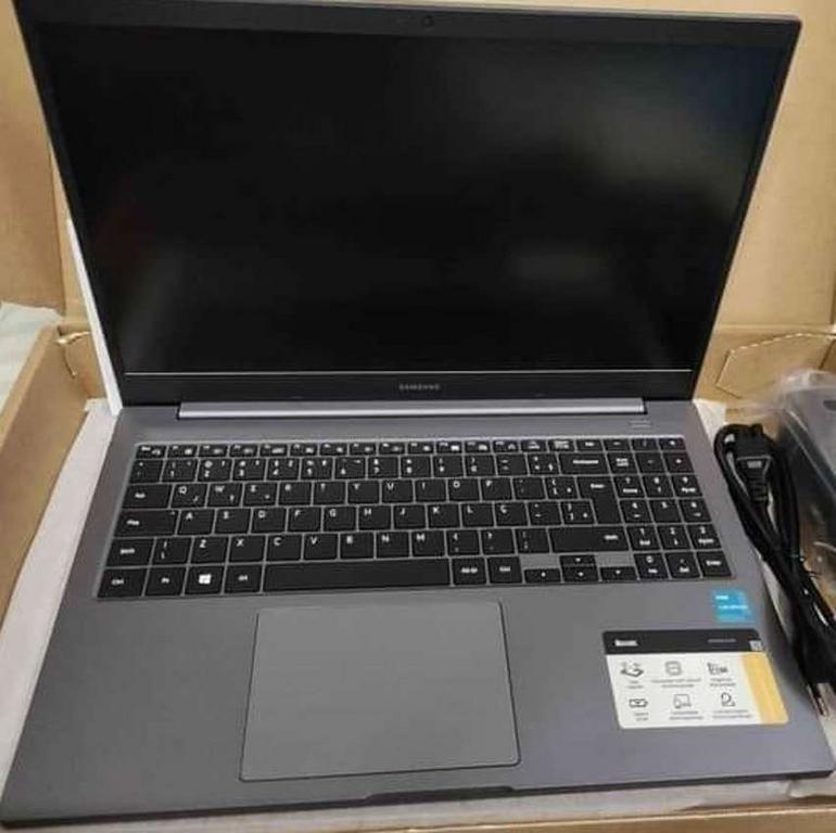 Notebook Samsung Book Intel Celeron 4GB 256GB SSD – 15,6” Full HD Windows 11 NP550XDA-KP3BR na Magazine Luiza