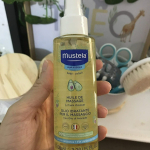 Óleo de Massagem com Abacate Orgânico Mustela, Hidrata a pele dos bebês, 99% de ingredientes de origem natural, 100ml, Mustela Bebê, 100 ml na Amazon