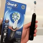 Oral-B PRO Series 3 Escova de dentes elétrica com cabo recarregáve na Amazon