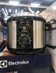 Panela de Pressão Elétrica Electrolux PCE20 900W, 5LITROS! na Magazine Luiza