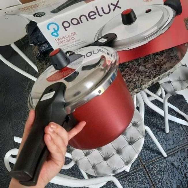 Panela de Pressão Fechamento Externo 4,5L Cereja Premium Panelux na Amazon