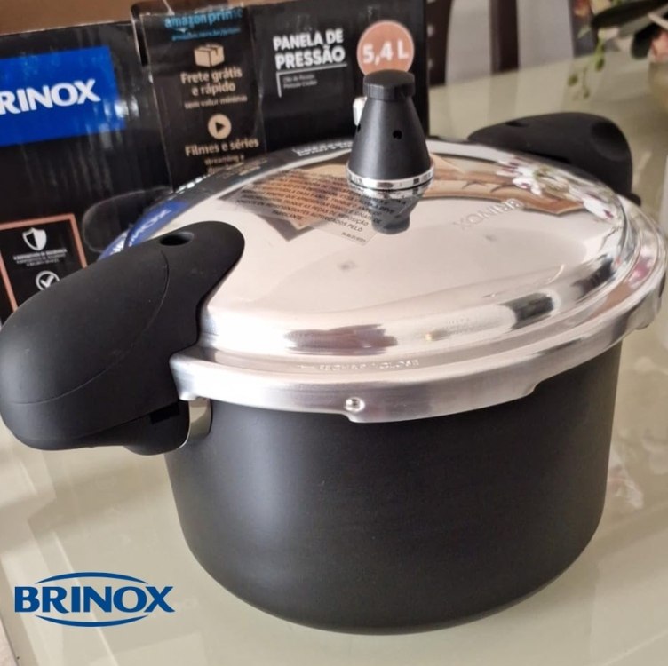 Panela de Pressão Pressure 2 Alças 5,4L Ceramic Life Antiaderente com Fundo de Indução Brinox – Preto na Amazon