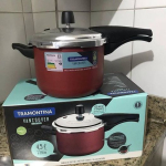 Panela De Pressão Tramontina Vancouver Vermelha 4,5L. na Amazon