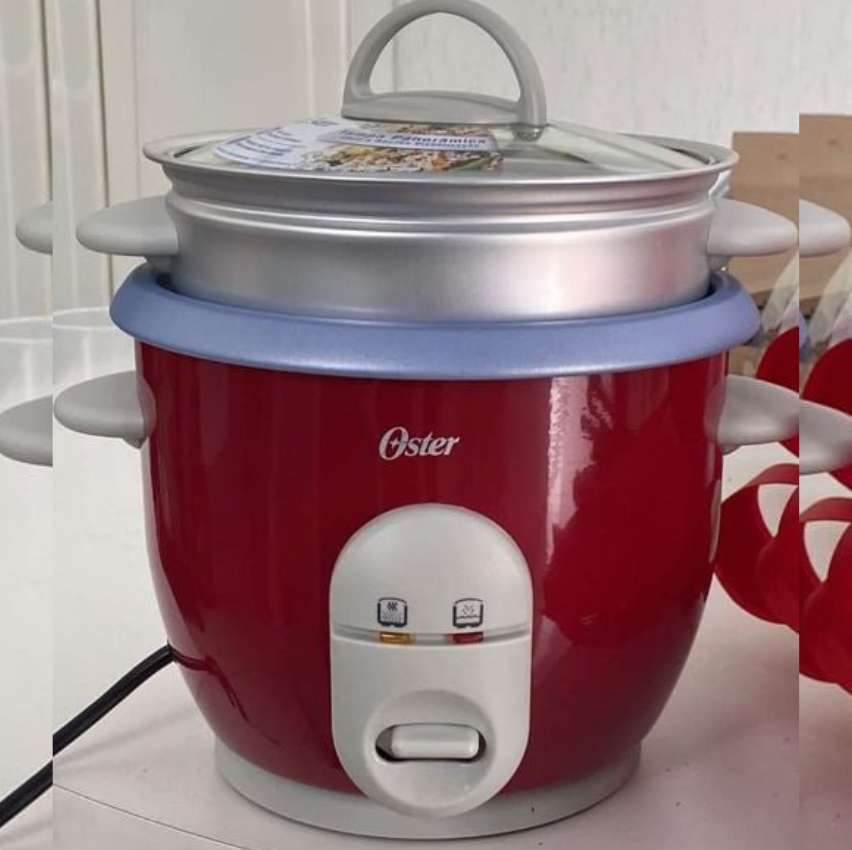 Panela Elétrica Oster, de Arroz Facile, 220V, Vermelho, 350W, CKSTRC4723 na Amazon