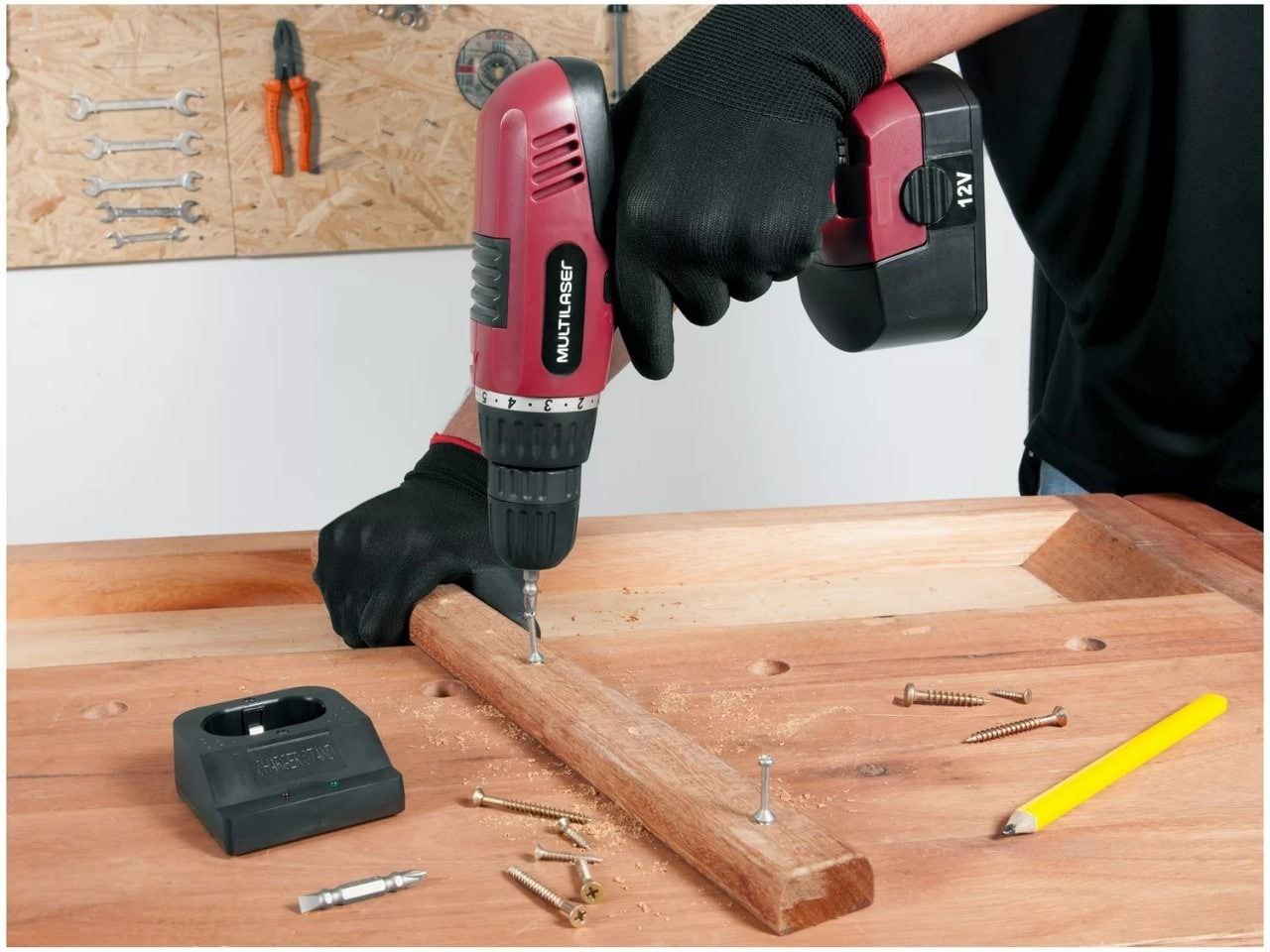 Parafusadeira e Furadeira Multilaser Elétrica Recarregável Bivolt Bateria NI-CD 12V Vermelho Ho032 na Amazon