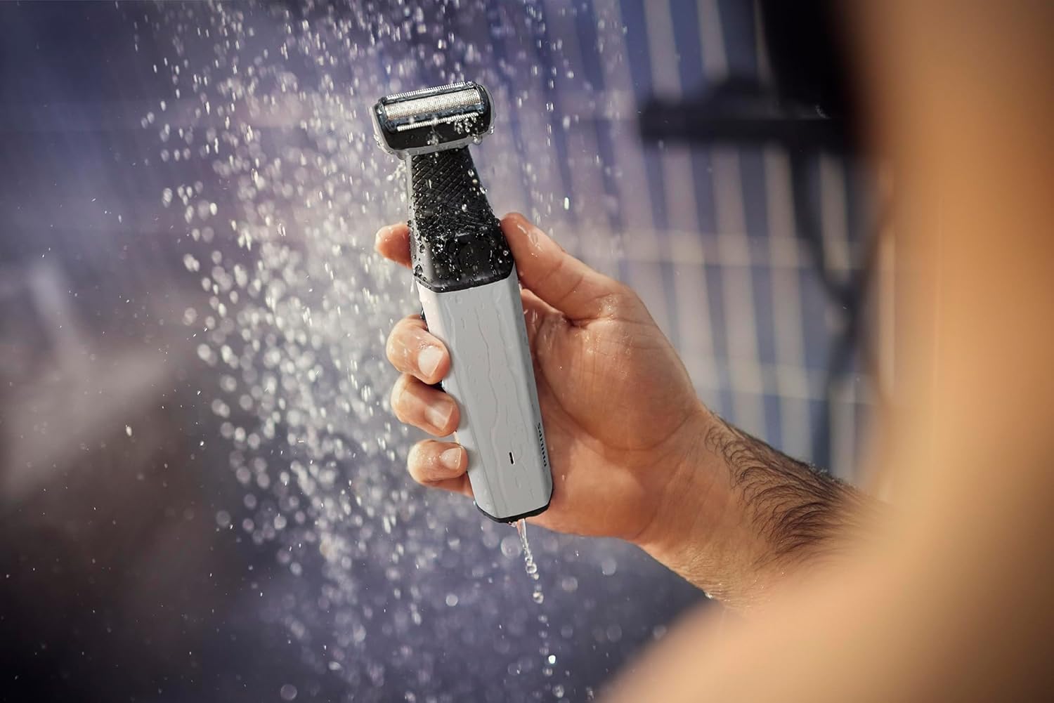 Philips Bodygroom Aparador e Raspador de Pelos para o Corpo, Uso Seco e Molhado, à Prova d’água, Bivolt – BG3007/01 na Amazon